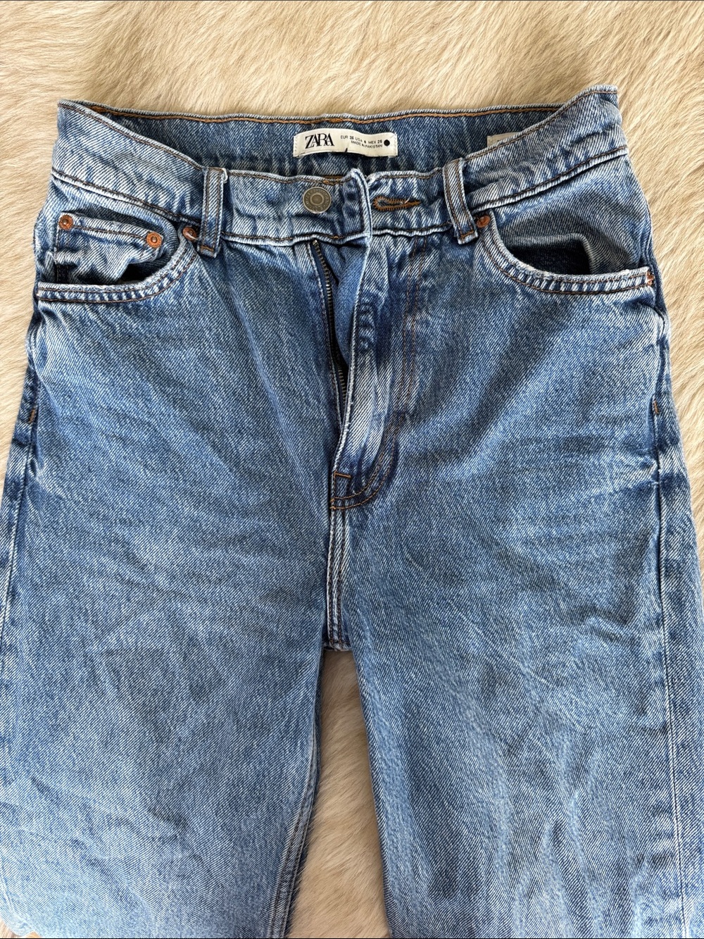 Zara Straight-Leg High-Rise Jeans - Light Blue Wash